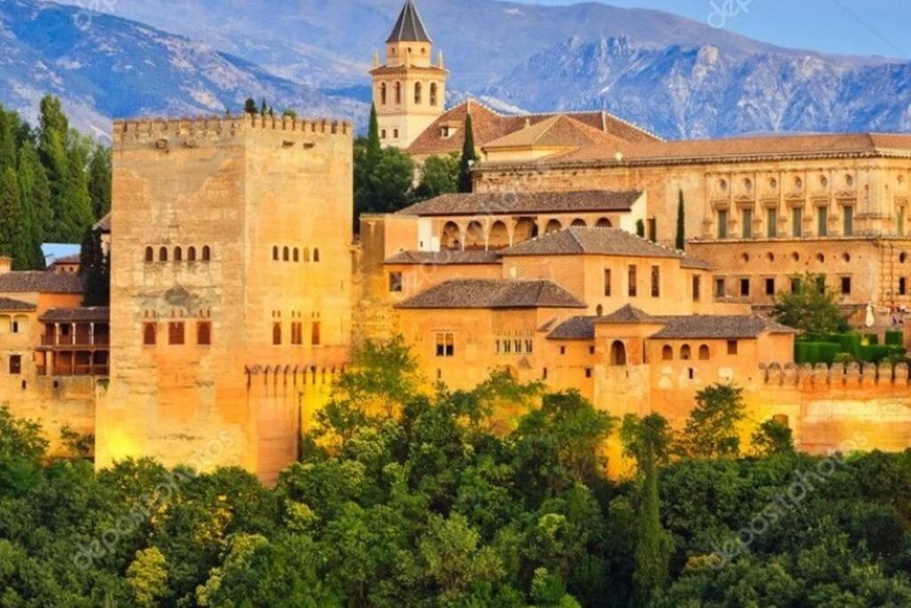 Granada Center House Near By Historical Heritage Exterior foto